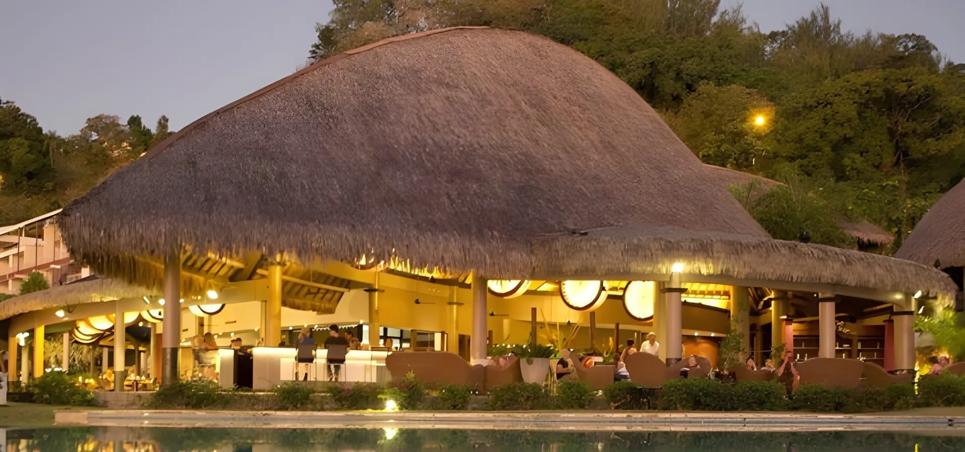 1777472103468le tahiti by pearl resorts bay bar