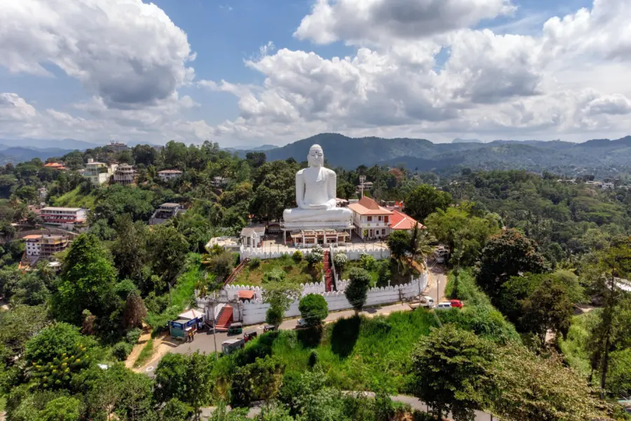 Bahiravokanda vihara buddha statue kandy